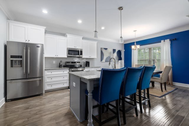 Cabinet Refacing in Rocklin: DIY vs. Professional – Which One is Right for You?